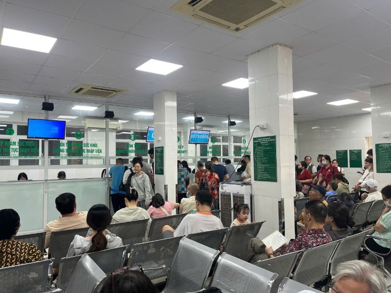 tắc nghẽn tại bệnh viện tuyến đầu